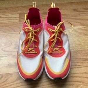 nike air max dia SE laser fuchsia size 9